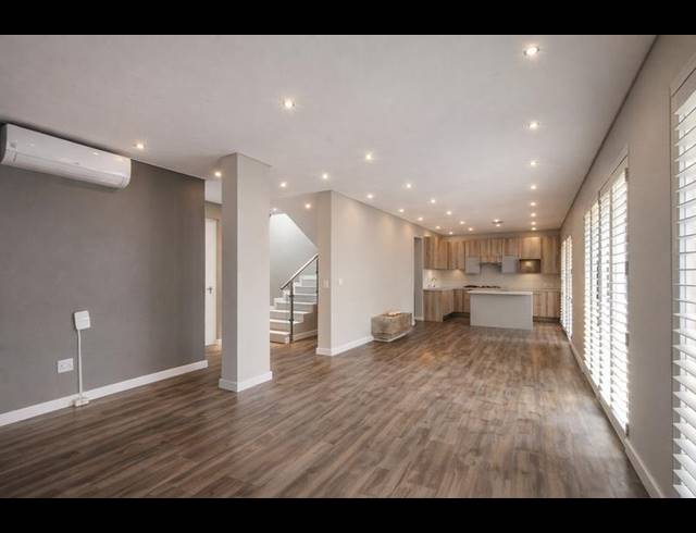 3 BEDROOM PROPERTY TO RENT IN MENLO PARK